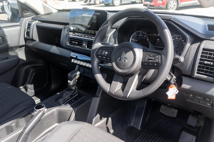 2025 Mitsubishi Triton GLX