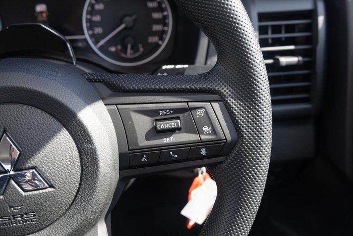 2025 Mitsubishi Triton GLX