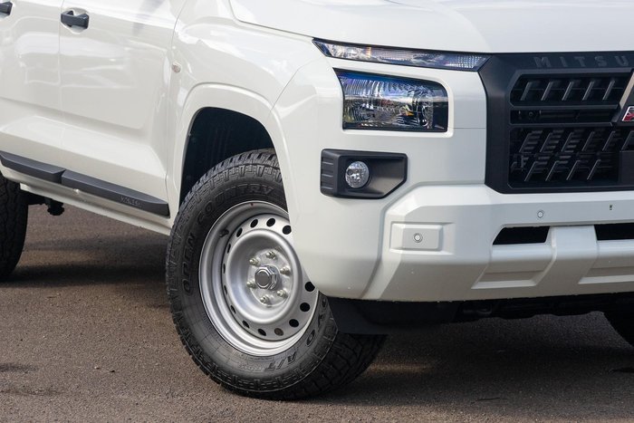 2025 Mitsubishi Triton GLX