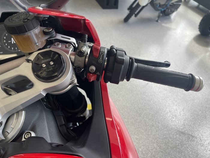 2020 DUCATI PANIGALE V2 RED