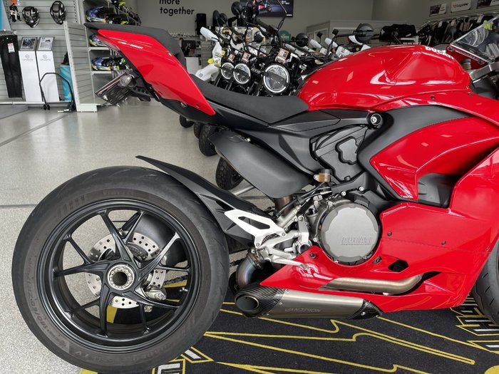 2020 DUCATI PANIGALE V2 RED