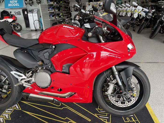 2020 DUCATI PANIGALE V2 RED