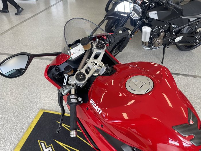 2020 DUCATI PANIGALE V2 RED