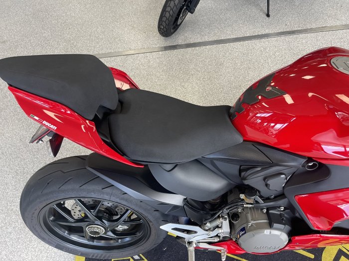 2020 DUCATI PANIGALE V2 RED
