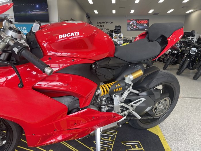 2020 DUCATI PANIGALE V2 RED