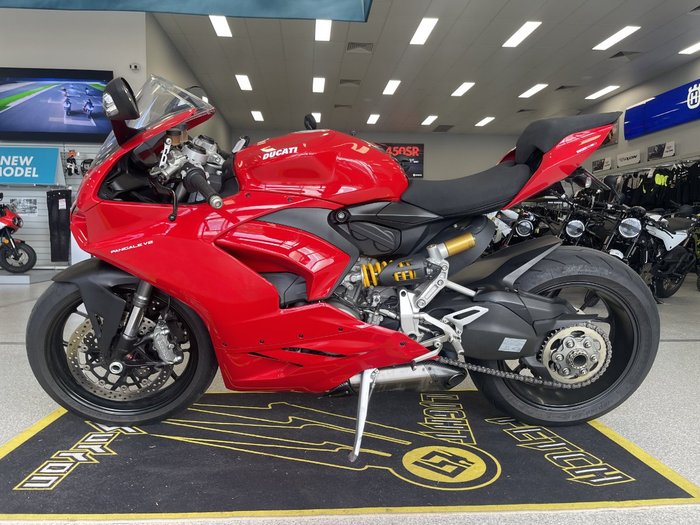 2020 DUCATI PANIGALE V2 RED