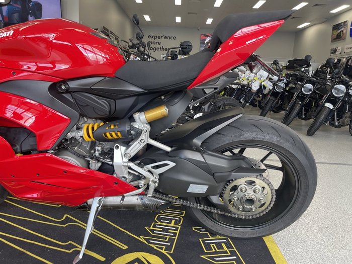 2020 DUCATI PANIGALE V2 RED