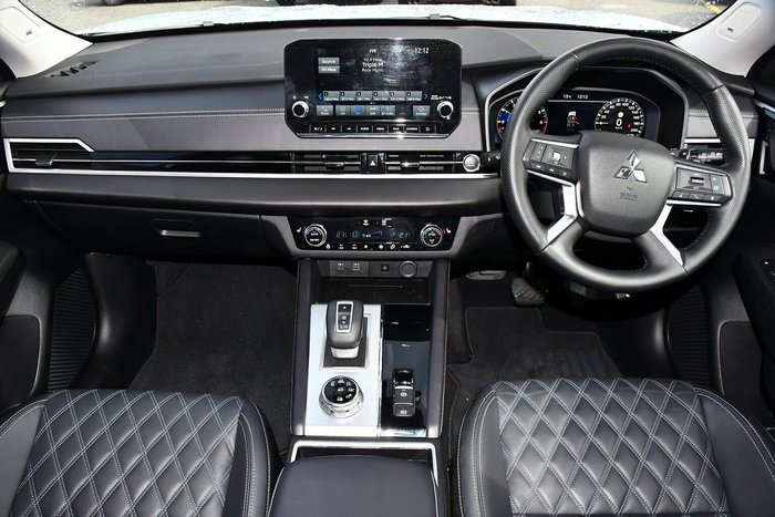 2024 Mitsubishi Outlander Exceed