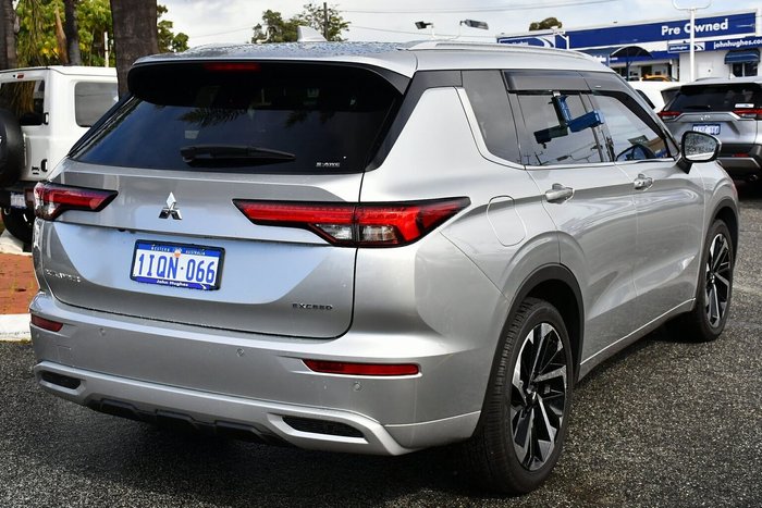 2024 Mitsubishi Outlander Exceed