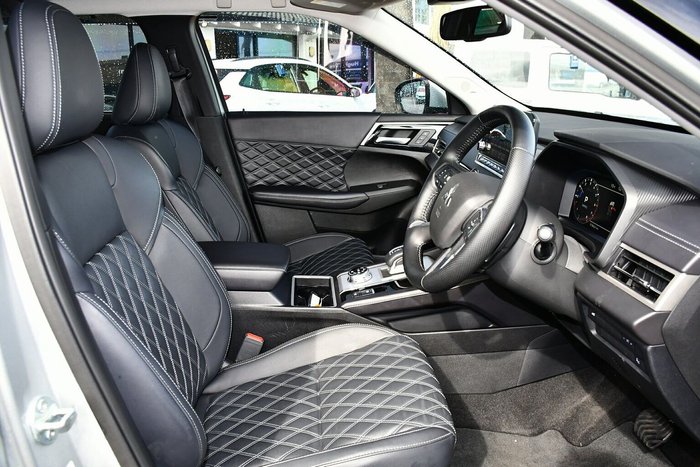 2024 Mitsubishi Outlander Exceed