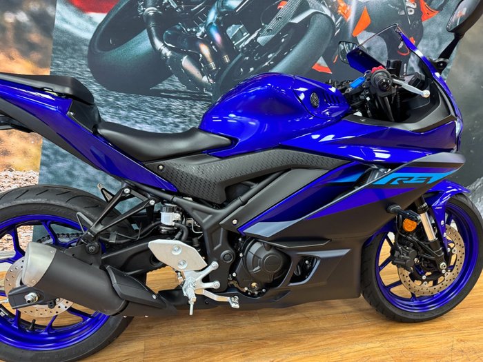 2024 Yamaha YZF-R3 BLUE