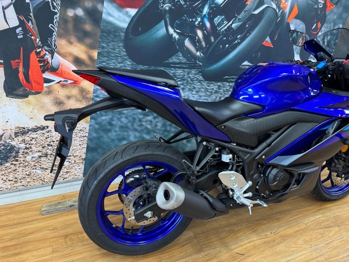 2024 Yamaha YZF-R3 BLUE