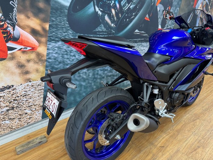 2024 Yamaha YZF-R3 BLUE