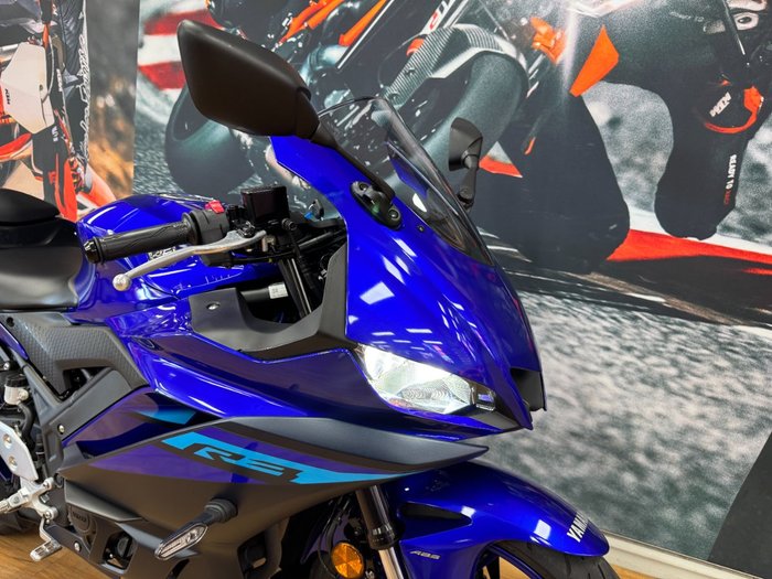2024 Yamaha YZF-R3 BLUE