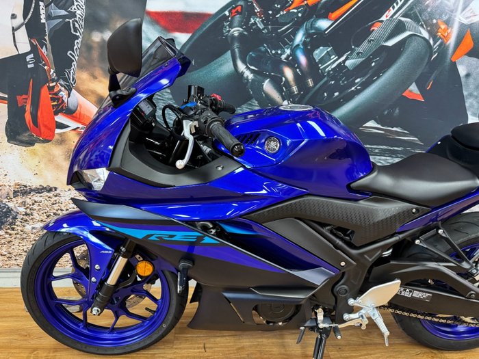 2024 Yamaha YZF-R3 BLUE