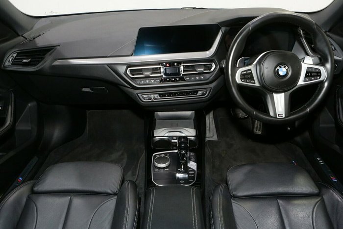 2022 BMW 2 Series 220i M Sport
