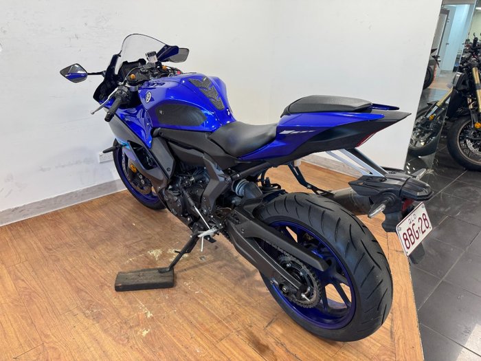 2024 Yamaha YZF-R7LA BLUE