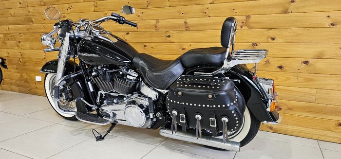 2018 Harley-davidson FLDE DELUXE (107) Black