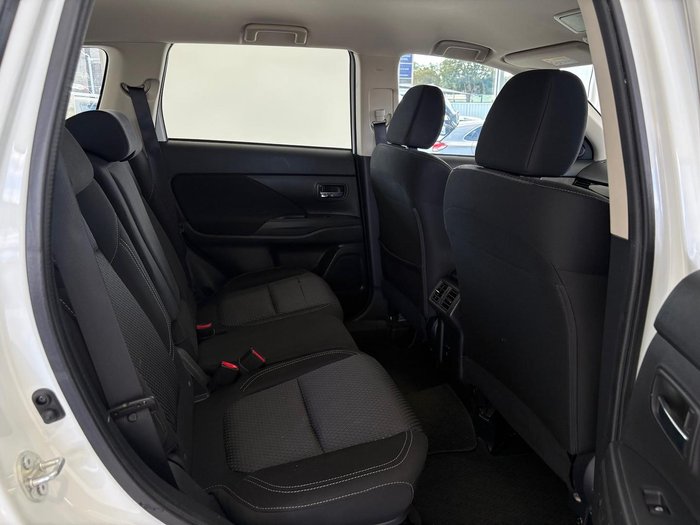 2020 Mitsubishi Outlander ES ZL MY21 AWD White