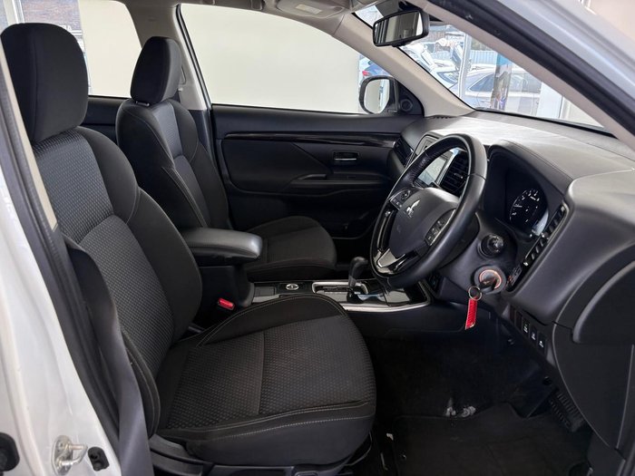 2020 Mitsubishi Outlander ES ZL MY21 AWD White