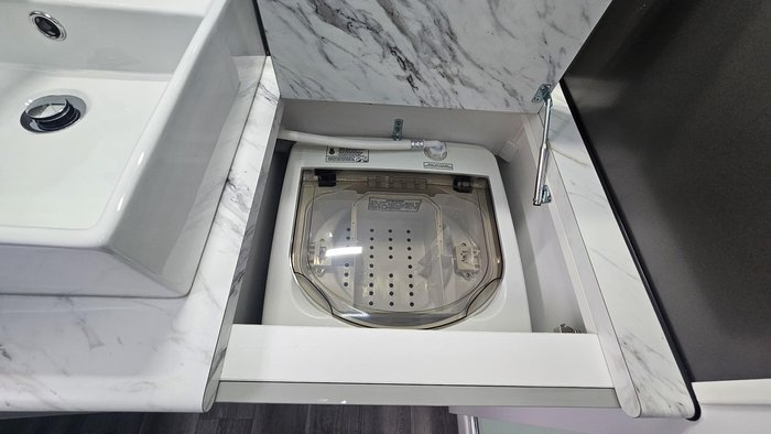 2025 Red Centre Newell Plus 186 Type B (was $112,490 now $108,990)