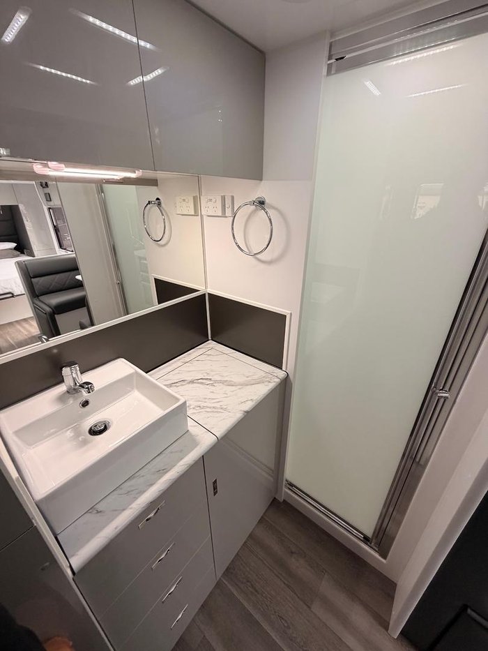 2025 Red Centre Newell Plus 186 Type B (was $114,990 now $99,990)