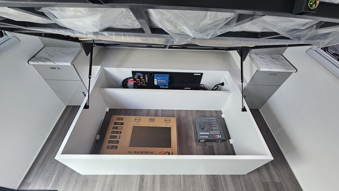 2025 Red Centre Newell Plus 186 Type B