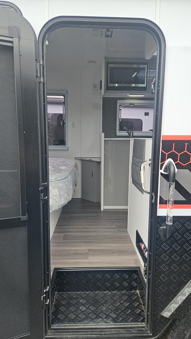 2025 Red Centre Newell Plus 186 Type B (was $112,490 now $108,990)