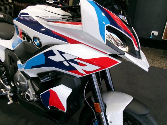 2025 BMW Motorrad M 1000 XR LIGHTWHITE UNI/M MOTORSPORT