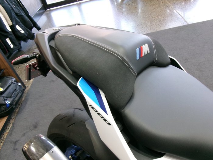 2025 BMW Motorrad M 1000 XR LIGHTWHITE UNI/M MOTORSPORT