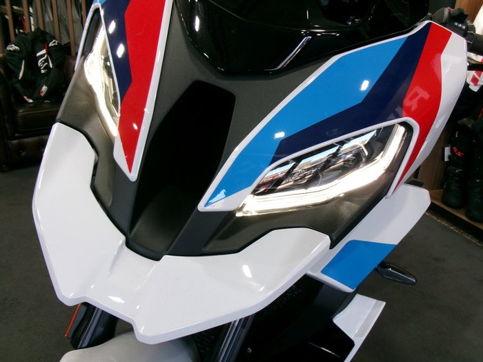 2025 BMW Motorrad M 1000 XR LIGHTWHITE UNI/M MOTORSPORT