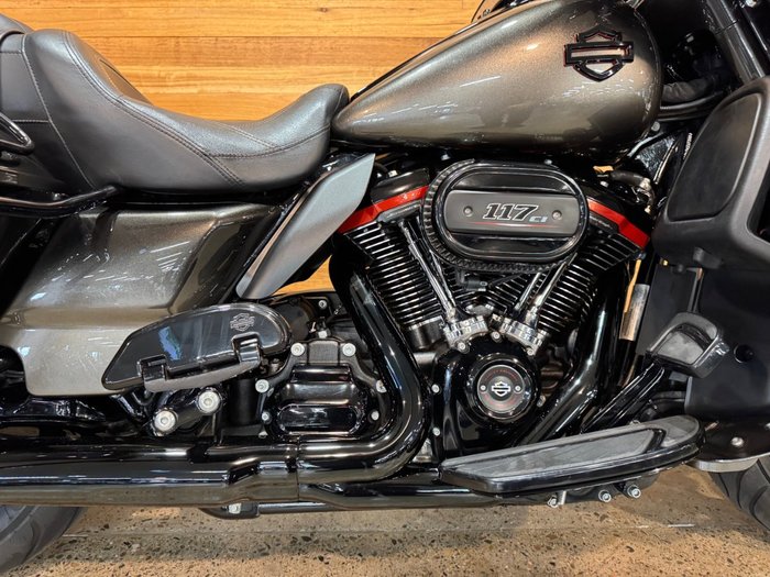 2018 Harley-davidson FLHTKSE CVO LIMITED BLACK