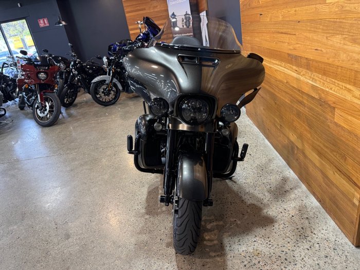 2018 Harley-davidson FLHTKSE CVO LIMITED BLACK