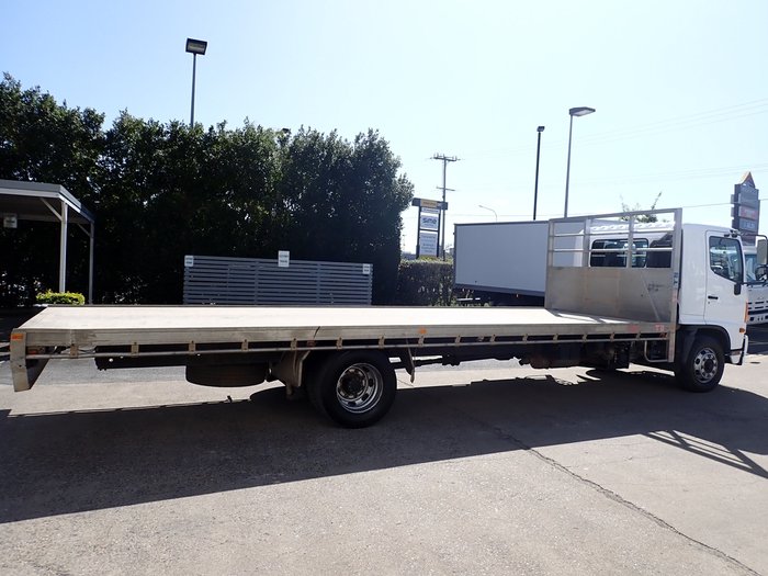 2016 HINO FE 500 white