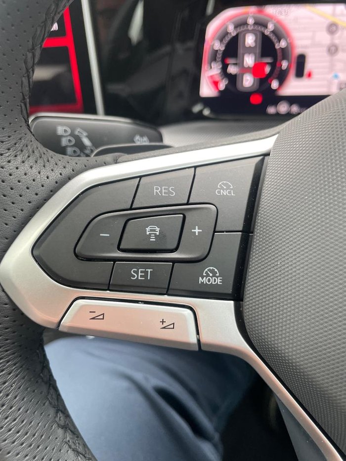 2024 Volkswagen Golf 110TSI R-Line