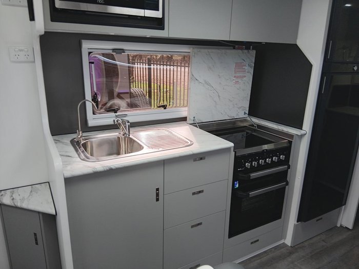 2025 Red Centre Tanami Plus 186 Type B (was $143,990 now $138,990)