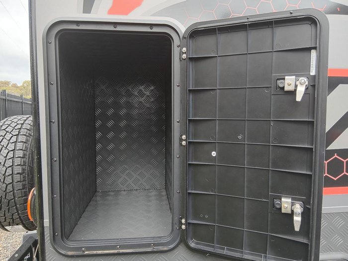 2025 Red Centre Tanami Plus 186 Type B (was $143,990 now $134,990)