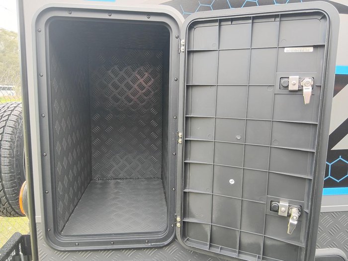 2025 Red Centre Tanami Plus 208 Type A (was $145,990 now $140,990)