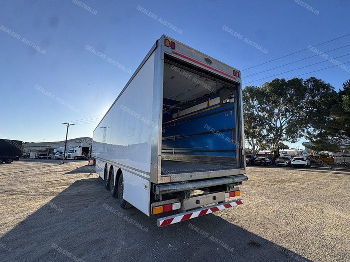 2018 Cartwright Group St3 Tri Axle Fridge Van