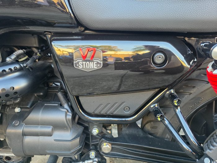 2024 MOTO GUZZI V7 STONE GREY