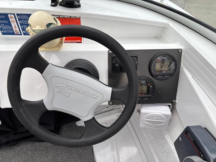 2009 QUINTREX 430 Escape