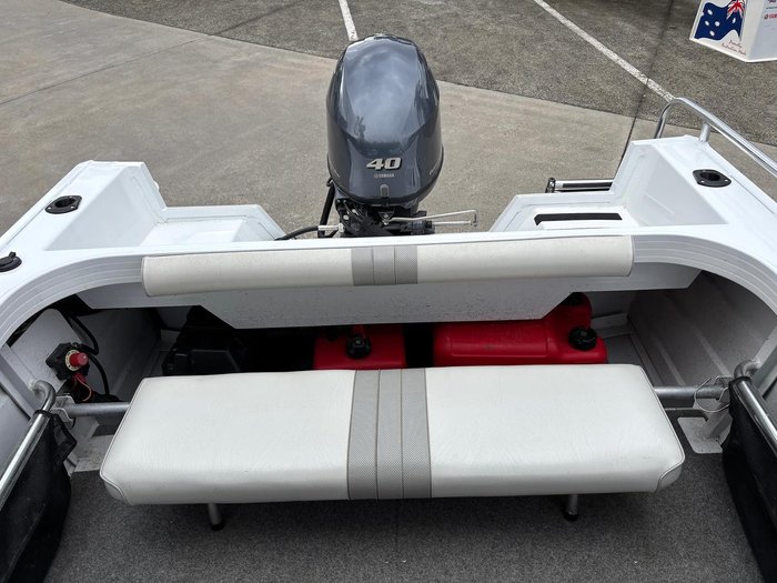 2009 QUINTREX 430 Escape