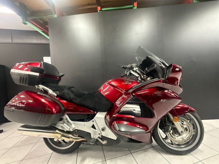 2004 Honda ST1300A Red