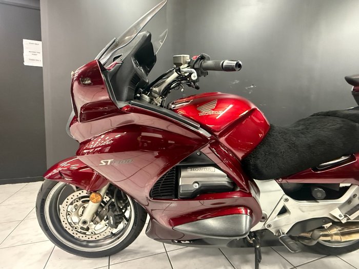 2004 Honda ST1300A Red