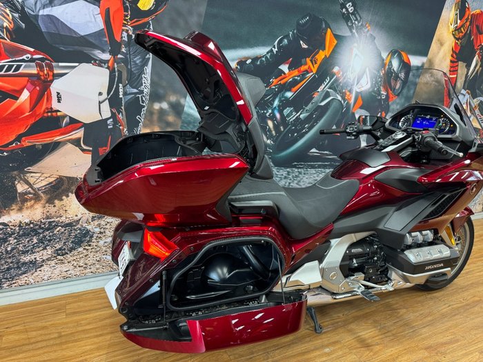 2024 Honda GL1800DA ABS GOLDWING TOUR PRE RED