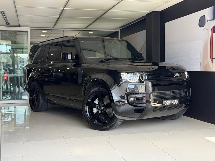 2025 Land Rover Defender 130 D350 X-Dynamic SE