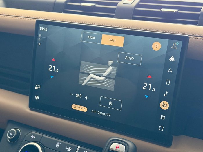 2025 Land Rover Defender 130 D350 X-Dynamic SE