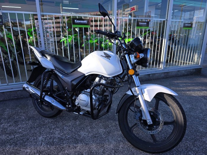 2018 HONDA CB125E White
