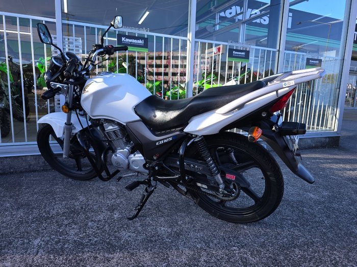 2018 HONDA CB125E White