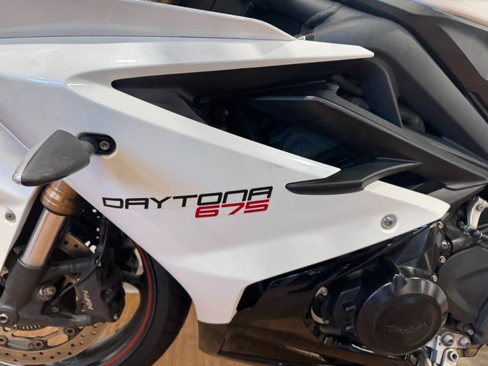 2015 Triumph DAYTONA 675 WHITE